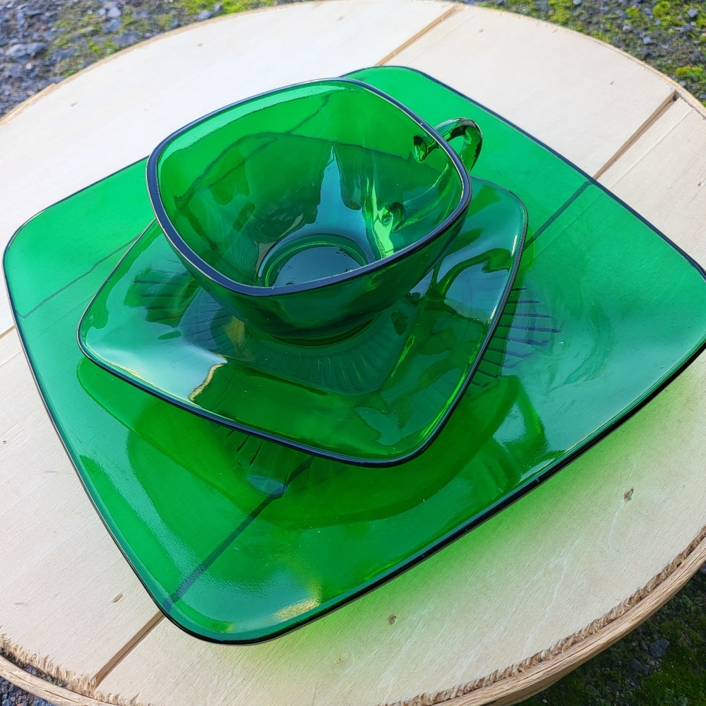 Vtg Anchor Hocking Green Glass 3pc Set (8.5" Plate, 5.5" Plate/Saucer, 3…
